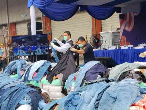 43 Kontainer Balpres Rp41 Miliar Disita, Menkeu Bidik Perusahaan Pelayaran Pengangkut 43 Kontainer Balpres Rp41 Miliar Disita, Menkeu Bidik Perusahaan Pelayaran Pengangkut