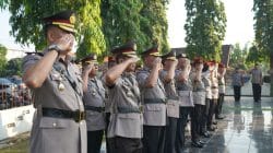 Peringati Hari Bhayangkara ke-80, Polres Probolinggo Kota Gelar Ziarah dan Tabur Bunga di TMP Peringati Hari Bhayangkara ke-80, Polres Probolinggo Kota Gelar Ziarah dan Tabur Bunga di TMP