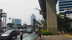 Bawa Keranda Mayat, Ratusan Massa KNARA Geruduk Kementerian UMKM di Jakarta