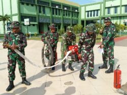 Kodim 0906/Kkr Gelar Latihan Penanggulangan Kebakaran, Asah Kesiapsiagaan Prajurit Kodim 0906/Kkr Gelar Latihan Penanggulangan Kebakaran, Asah Kesiapsiagaan Prajurit