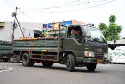 Perluas Akses Air Bersih dan Listrik di Papua, TNI AD Kirim Dukungan Program Manunggal Air dan Papua Terang Perluas Akses Air Bersih dan Listrik di Papua, TNI AD Kirim Dukungan Program Manunggal Air dan Papua Terang