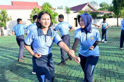 Perkuat Fisik, Mental, dan Kesiapsiagaan, Personel Lanud Sjamsudin Noor Asah Kemampuan Bela Diri Taktis Perkuat Fisik, Mental, dan Kesiapsiagaan, Personel Lanud Sjamsudin Noor Asah Kemampuan Bela Diri Taktis