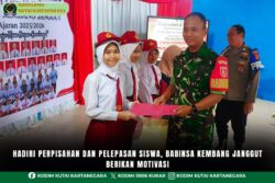 Hadiri Perpisahan dan Pelepasan Siswa, Babinsa Kembang Janggut Berikan Motivasi