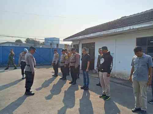 Polsek Cikupa Amankan Aksi Buruh PT Doga Group Internasional, Situasi Tetap Kondusif