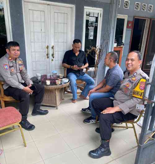 Kanit Binmas Polsek Cikupa Sambangi Tokoh Pemuda Bunder, Perkuat Sinergi Jaga Kamtibmas