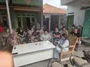 Bhabinkamtibmas Desa Pasir Jaya Sambangi Pos Kamling, Perkuat Sinergi Warga Jaga Keamanan Lingkungan