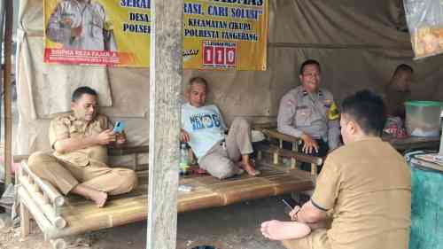 Bhabinkamtibmas Desa Bojong Gelar Warung Bhinneka, Serap Aspirasi Warga Demi Ciptakan Kamtibmas Kondusif