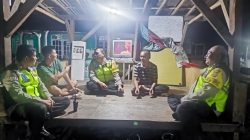 Kanit Binmas Polsek Cikupa Sambangi Pos Satkamling Desa Budimulya, Perkuat Sinergi Jaga Keamanan Lingkungan Kanit Binmas Polsek Cikupa Sambangi Pos Satkamling Desa Budimulya, Perkuat Sinergi Jaga Keamanan Lingkungan