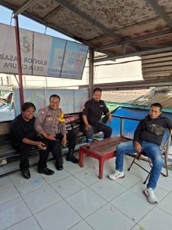 Bhabinkamtibmas Desa Cikupa Sosialisasikan Call Center 110, Perkuat Sinergi Keamanan Bersama Masyarakat Bhabinkamtibmas Desa Cikupa Sosialisasikan Call Center 110, Perkuat Sinergi Keamanan Bersama Masyarakat