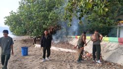 Jaga Keindahan Wisata, Kodim 1505/Tidore Bersihkan Pantai Jaga Keindahan Wisata, Kodim 1505/Tidore Bersihkan Pantai