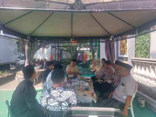 Wakapolsek Cikupa Bersama Jajaran Sambangi Tokoh Masyarakat, Perkuat Sinergi Jaga Kamtibmas Wakapolsek Cikupa Bersama Jajaran Sambangi Tokoh Masyarakat, Perkuat Sinergi Jaga Kamtibmas