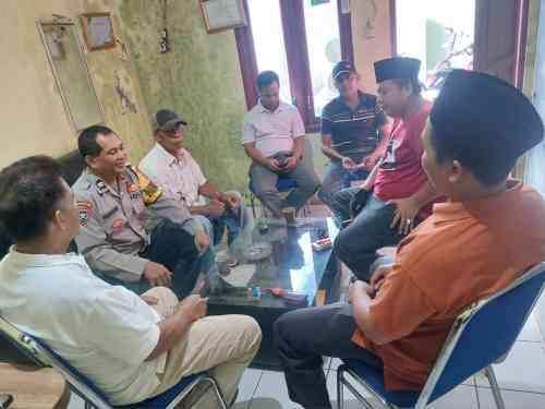 Bhabinkamtibmas Desa Sukadamai Dorong Warga Manfaatkan Program Pelatihan Kerja Melalui Program Polisi Peduli Pengangguran