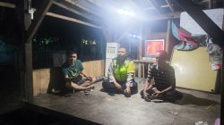 Bhabinkamtibmas Desa Bojong Sambangi Pos Satkamling, Perkuat Sinergi dan Sosialisasikan Call Center 110