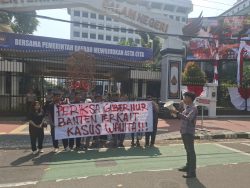 Aksi Singkat di Depan Kemendagri Berlangsung Aman, Massa Sampaikan Tiga Tuntutan Strategis Aksi Singkat di Depan Kemendagri Berlangsung Aman, Massa Sampaikan Tiga Tuntutan Strategis