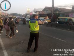 Personel Lantas Polsek Cikupa Laksanakan PECAK Pagi, Wujudkan Kamseltibcar Lantas di Jam Sibuk