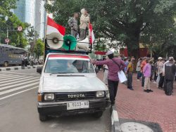 Puluhan Massa AMPUH Gelar Unjuk Rasa di KPK, Minta Dugaan Korupsi Diusut Tuntas Puluhan Massa AMPUH Gelar Unjuk Rasa di KPK, Minta Dugaan Korupsi Diusut Tuntas
