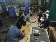 Bhabinkamtibmas Polsek Cikupa Aktifkan Siskamling Bersama Warga, Perkuat Kamtibmas di Desa Cibadak