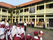 Wakapolsek Cikupa Jadi Pembina Upacara di SMP TPM, Edukasi Pelajar Cegah Bullying, Tawuran, dan Judi Online