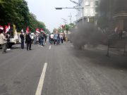Puluhan Massa AMI Geruduk Kejati Jatim, Desak Kejagung Segera Tahan Eks Jampidsus