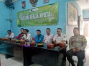 Bhabinkamtibmas Polsek Cikupa Sambangi Mahasiswa KKN UIN Jakarta di Desa Sukanagara, Perkuat Sinergi dan Kamtibmas
