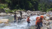 Personel Kodim 1812/Pegaf Berperan Aktif dalam Pencarian Reporter TVRI yang Hilang di Air Terjun Memti