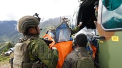 Koops TNI Habema Berhasil Evakuasi Pilot PT AMA Air Melalui Operasi Khusus dan SAR Taktis Koops TNI Habema Berhasil Evakuasi Pilot PT AMA Air Melalui Operasi Khusus dan SAR Taktis