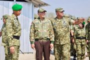 Pastikan Kesiapan Prajurit, Wapang TNI Bersama Menhan Tinjau Marshalling Area Yonif TP 937/Satria Kalijaga