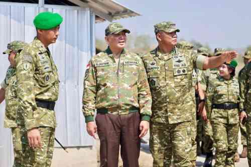 Pastikan Kesiapan Prajurit, Wapang TNI Bersama Menhan Tinjau Marshalling Area Yonif TP 937/Satria Kalijaga Pastikan Kesiapan Prajurit, Wapang TNI Bersama Menhan Tinjau Marshalling Area Yonif TP 937/Satria Kalijaga