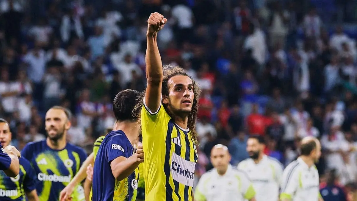 Keributan Usai Pertandingan Fenerbahce vs Lyon: Selebrasi Guendouzi Memicu Kemarahan Keributan Usai Pertandingan Fenerbahce vs Lyon: Selebrasi Guendouzi Memicu Kemarahan