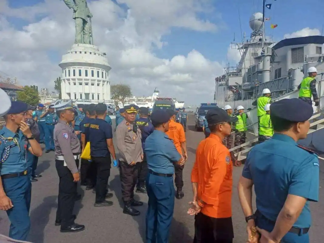 32 Korban KM Mutiara Sentosa 2 Tiba di Surabaya, Dua Penumpang Meninggal Dievakuasi ke RS Bhayangkara