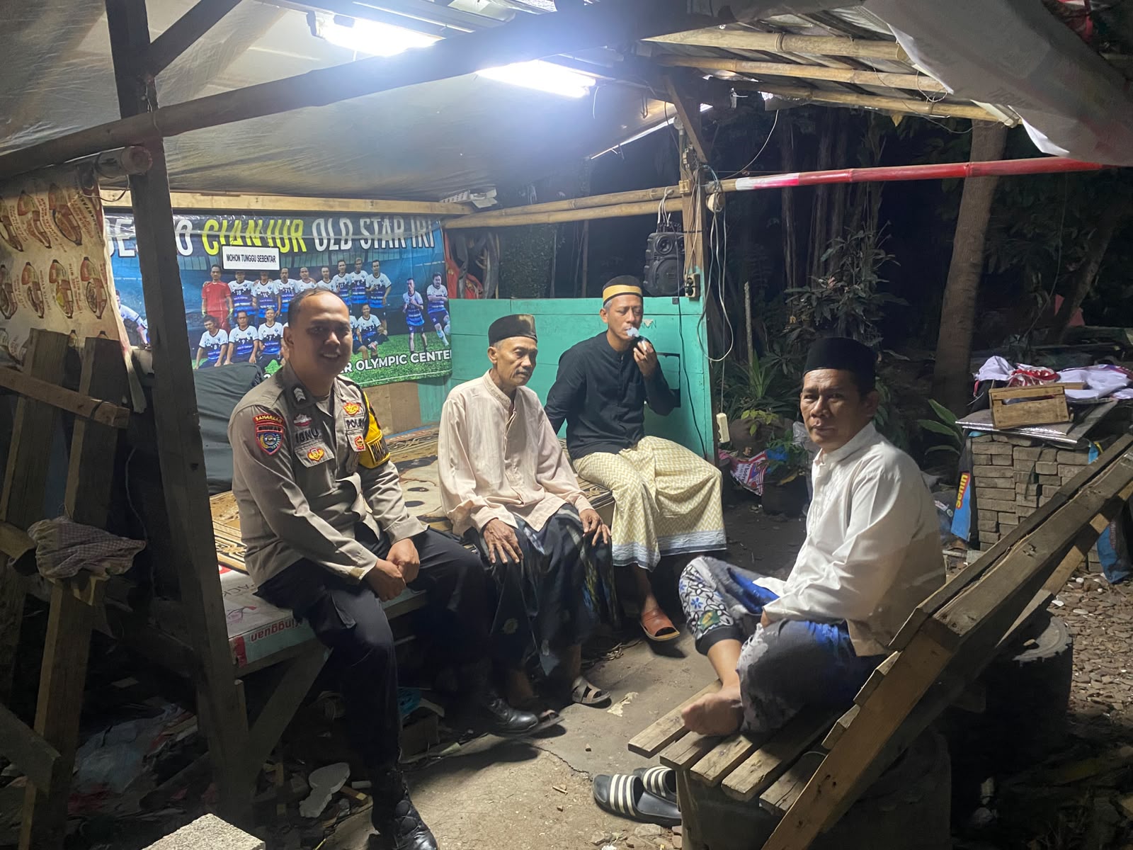 Brigadir Ibnu Dermawan Hadir di Pos Kamling, Ajak Warga Perkuat Siskamling dan Jaga Kamtibmas