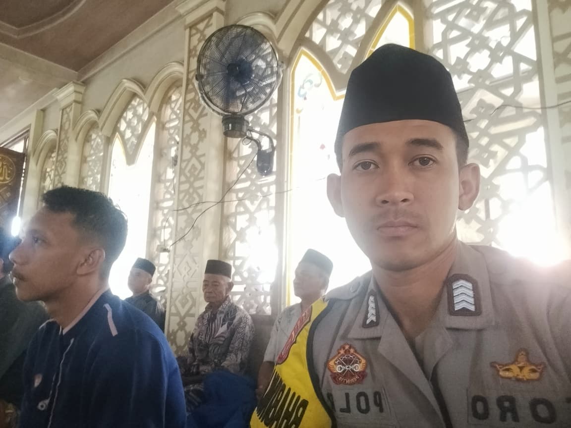 Bhabinkamtibmas Polsek Cikupa Gelar Jumat Keliling, Perkuat Silaturahmi dan Harkamtibmas Bersama Warga