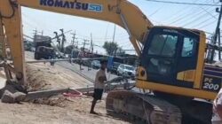 Enam Tiang PLN Roboh di Jalan Raya Manyar Gresik, Diduga Terdampak Proyek Pelebaran Jalan Enam Tiang PLN Roboh di Jalan Raya Manyar Gresik, Diduga Terdampak Proyek Pelebaran Jalan