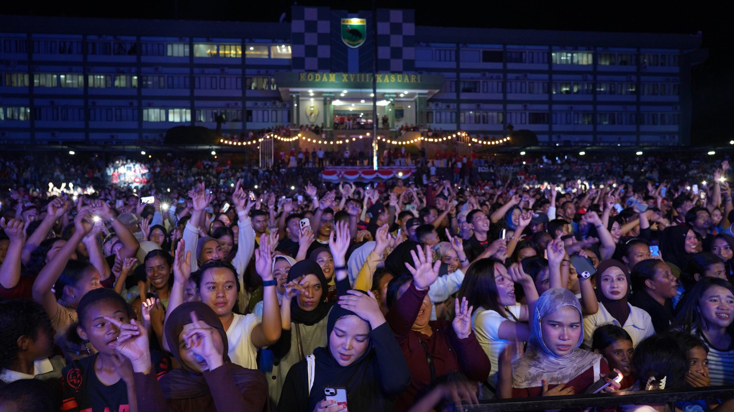 Panggung Hiburan Festival Raimuti 2026 Meriahkan Malam Puncak, Perkuat Kebersamaan TNI dan Rakyat