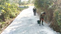Sentuhan Akhir Bertangan Dingin: Satgas TMMD 129 Bojonegoro Bikin Jalan Desa Kesongo Rapi dan Aman Sentuhan Akhir Bertangan Dingin: Satgas TMMD 129 Bojonegoro Bikin Jalan Desa Kesongo Rapi dan Aman