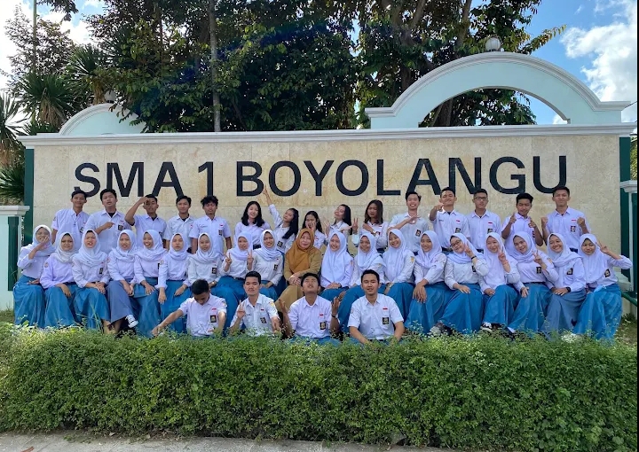 Puluhan Siswa SMAN 1 Boyolangu Tulungagung Sukses Tembus Perguruan Tinggi Negeri Terkemuka Puluhan Siswa SMAN 1 Boyolangu Tulungagung Sukses Tembus Perguruan Tinggi Negeri Terkemuka