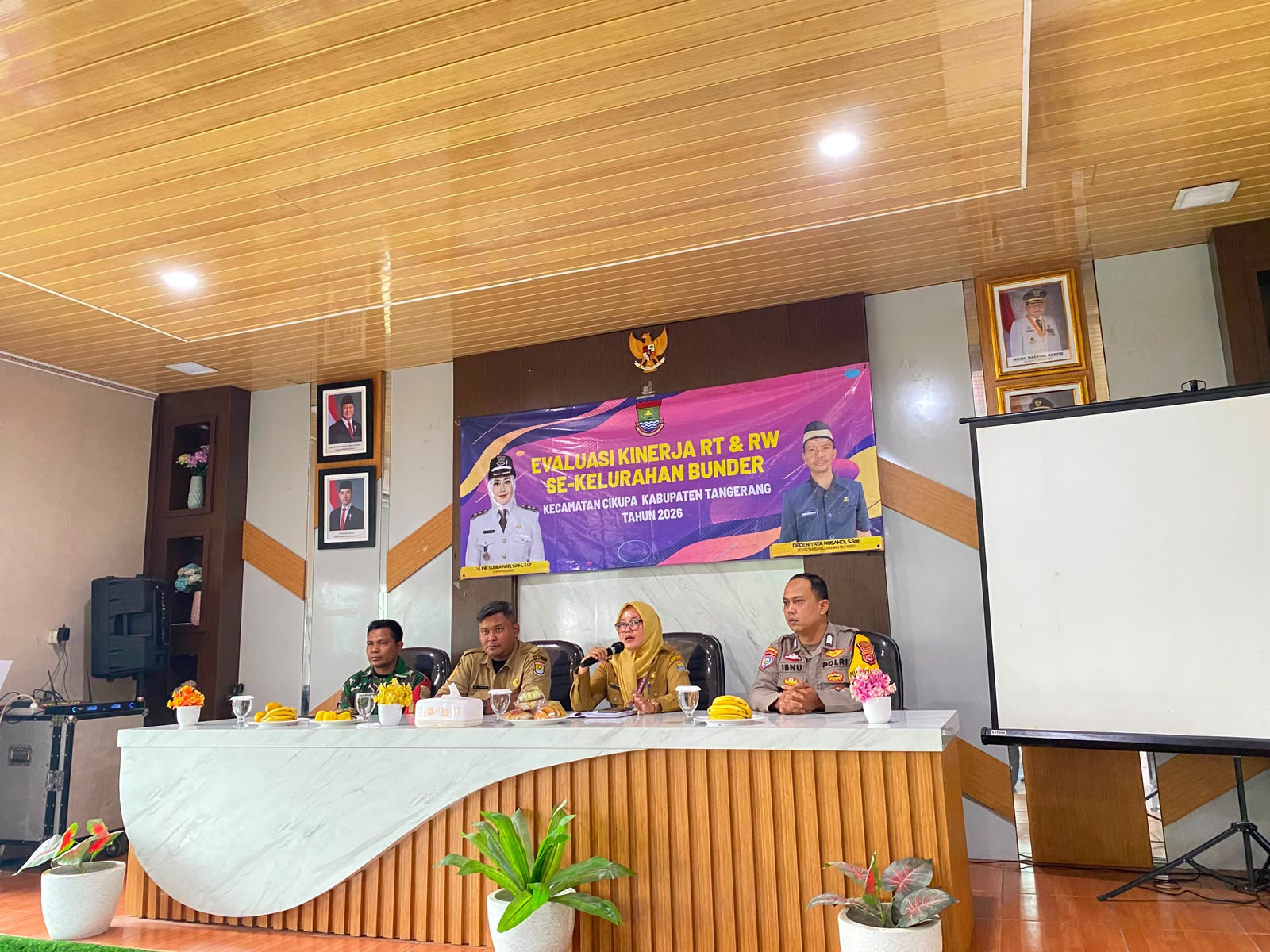 Bhabinkamtibmas Polsek Cikupa Hadiri Evaluasi Kinerja RT dan RW Se-Kelurahan Bunder Bhabinkamtibmas Polsek Cikupa Hadiri Evaluasi Kinerja RT dan RW Se-Kelurahan Bunder