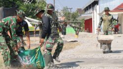 Wujudkan Fasum Nyaman: Satgas TMMD 129 Bojonegoro Bersih-Bersih Kawasan Rest Area Terpadu Wujudkan Fasum Nyaman: Satgas TMMD 129 Bojonegoro Bersih-Bersih Kawasan Rest Area Terpadu
