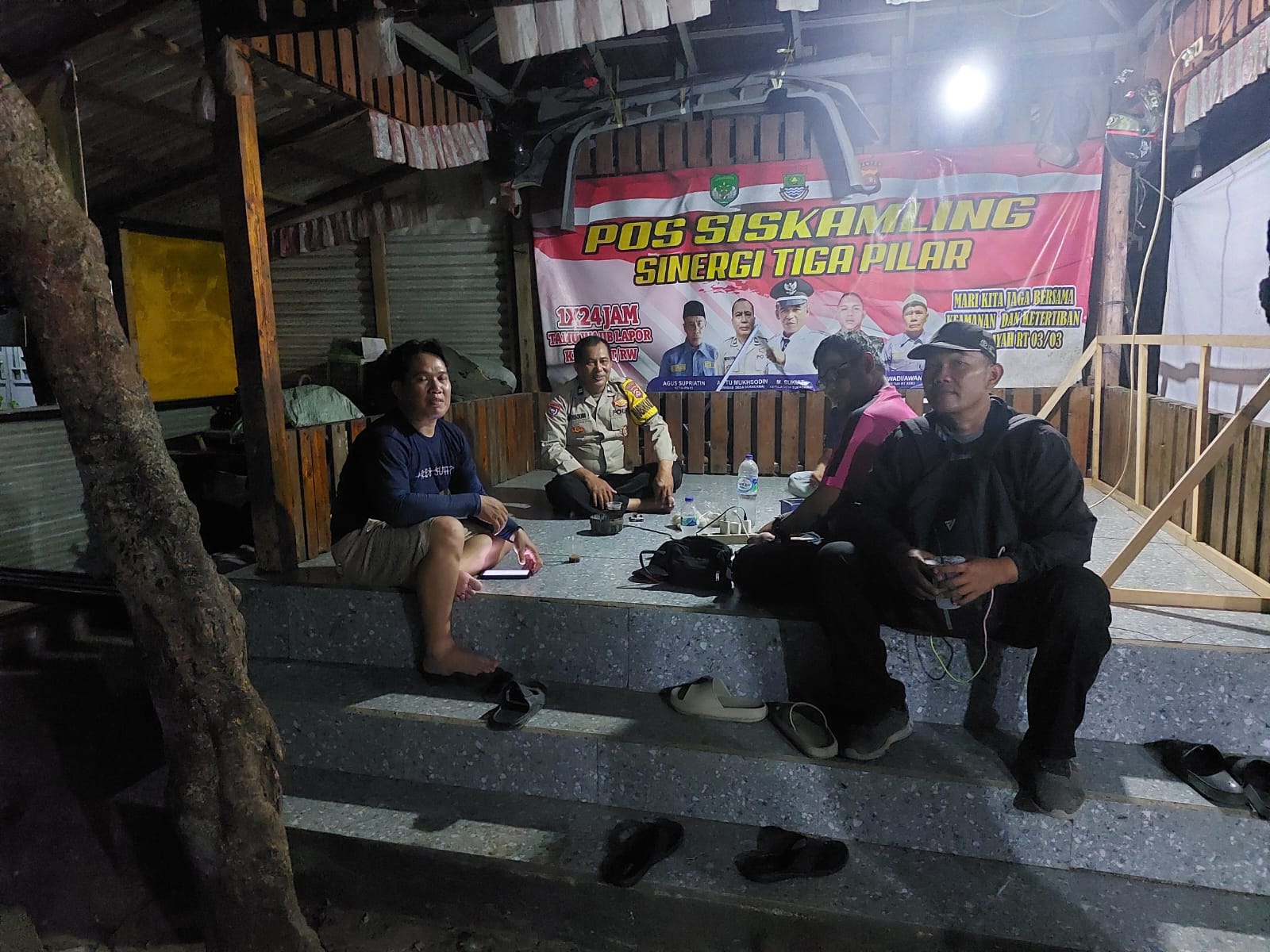 Bhabinkamtibmas Polsek Cikupa Sambangi Pos Kamling, Ajak Warga Perkuat Kamtibmas