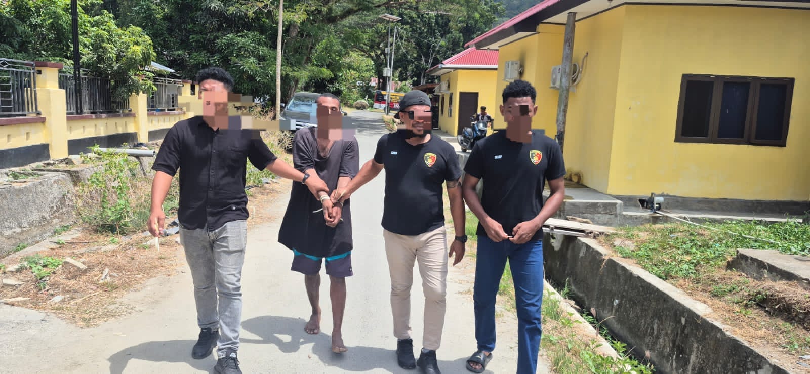 Polres Raja Ampat Tangkap Tersangka Pencurian Handphone di Waisai Polres Raja Ampat Tangkap Tersangka Pencurian Handphone di Waisai