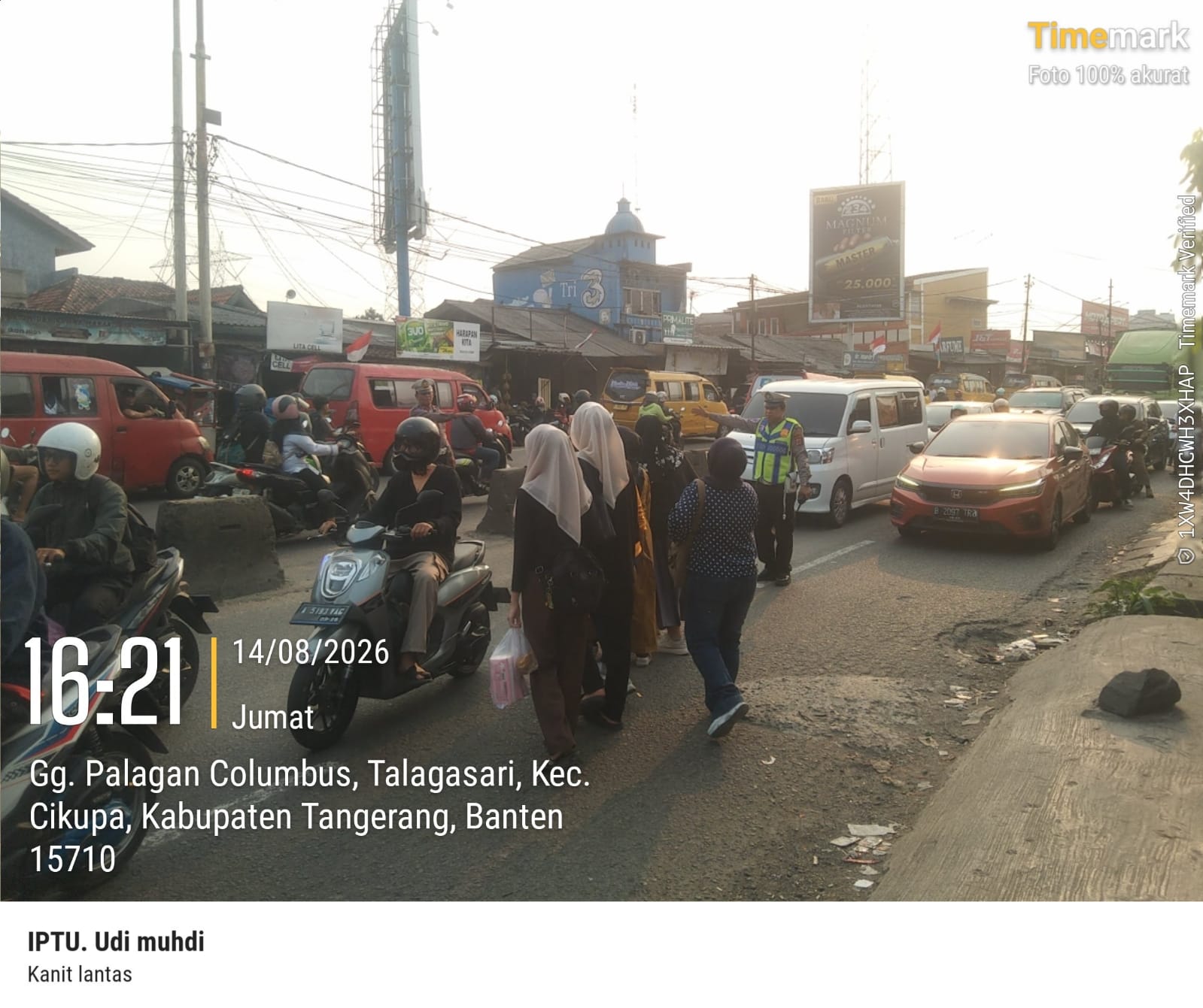 IPTU Udi Muhdi Pimpin PECAK Sore Hari, Antisipasi Kepadatan Arus Lalu Lintas di Cikupa IPTU Udi Muhdi Pimpin PECAK Sore Hari, Antisipasi Kepadatan Arus Lalu Lintas di Cikupa