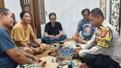 Bhabinkamtibmas Desa Pasir Jaya Sambangi Pos Satkamling, Perkuat Kamtibmas Bersama Warga