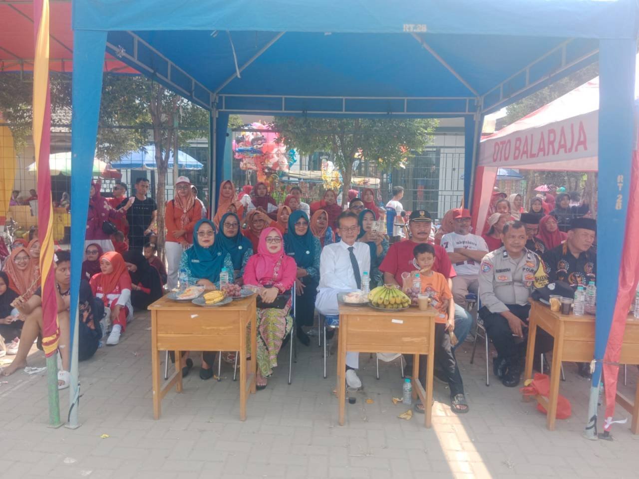Bhabinkamtibmas Monitoring Perayaan HUT ke-81 RI di Desa Pasir Jaya, Ajak Warga Jaga Kamtibmas