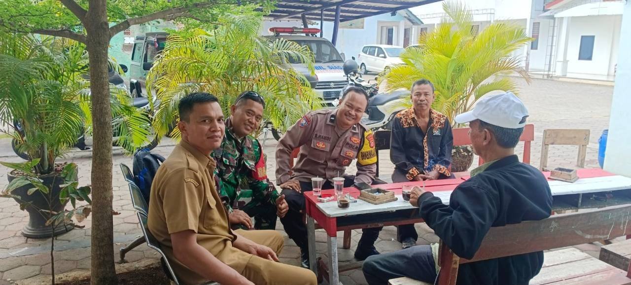 Aipda S. Hamdi Sambangi Warga Desa Cikupa, Perkuat Komunikasi dan Jaga Kamtibmas Aipda S. Hamdi Sambangi Warga Desa Cikupa, Perkuat Komunikasi dan Jaga Kamtibmas