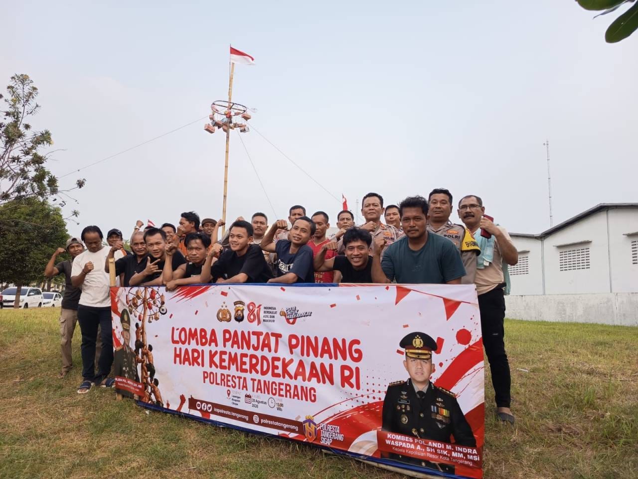 Meriahkan HUT RI ke-81, Polsek Cikupa Gelar Lomba Panjat Pinang Bersama Warga Meriahkan HUT RI ke-81, Polsek Cikupa Gelar Lomba Panjat Pinang Bersama Warga