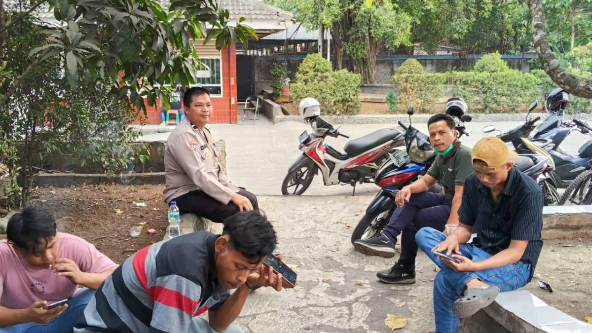 Aipda Reza Fajar Ajak Warga Bojong Manfaatkan Pelatihan Kerja melalui Program Poliran Aipda Reza Fajar Ajak Warga Bojong Manfaatkan Pelatihan Kerja melalui Program Poliran