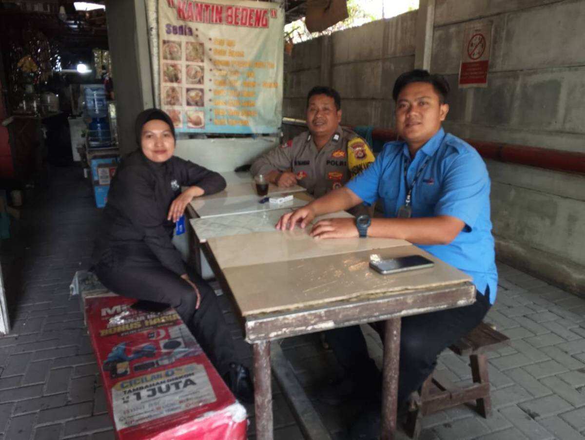 Aiptu Tri Iskandar Sambangi Warung Bhabinkamtibmas, Serap Aspirasi dan Perkuat Kamtibmas di Bitung Jaya