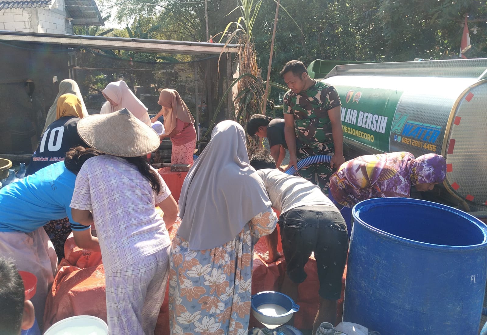 Peduli, Kodim 0813 Bojonegoro Pasok 8000 Liter Air Bersih ke Warga Desa Tlogohaji