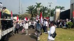 Aliansi Masyarakat Jakarta Gelar Aksi di DPR/MPR, Serukan Jakarta Tetap Aman dan Damai