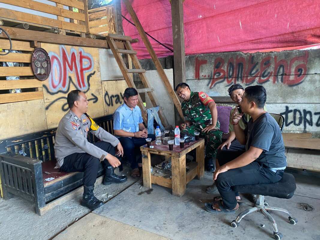 Bhabinkamtibmas Polsek Cikupa Sambangi Warga Kelurahan Bunder, Perkuat Silaturahmi dan Harkamtibmas